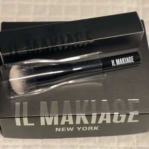Il Makiage Foundation Blending Brush